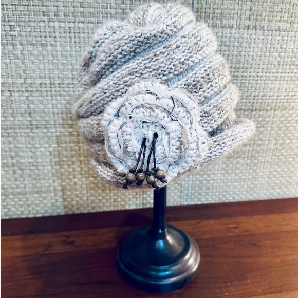 C.C Rosette Beige & Cream Acrylic Knit Hat OS - Picture 3 of 5
